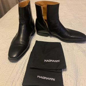 Magnanni Leather Side-Zip Boot